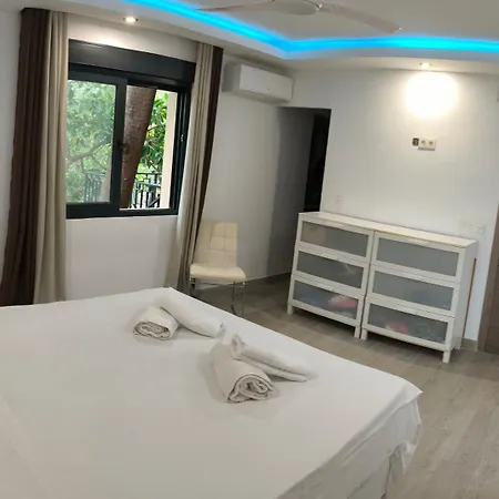Villa Lago Villa *