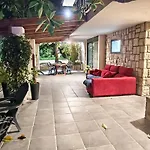 Villa Lago *